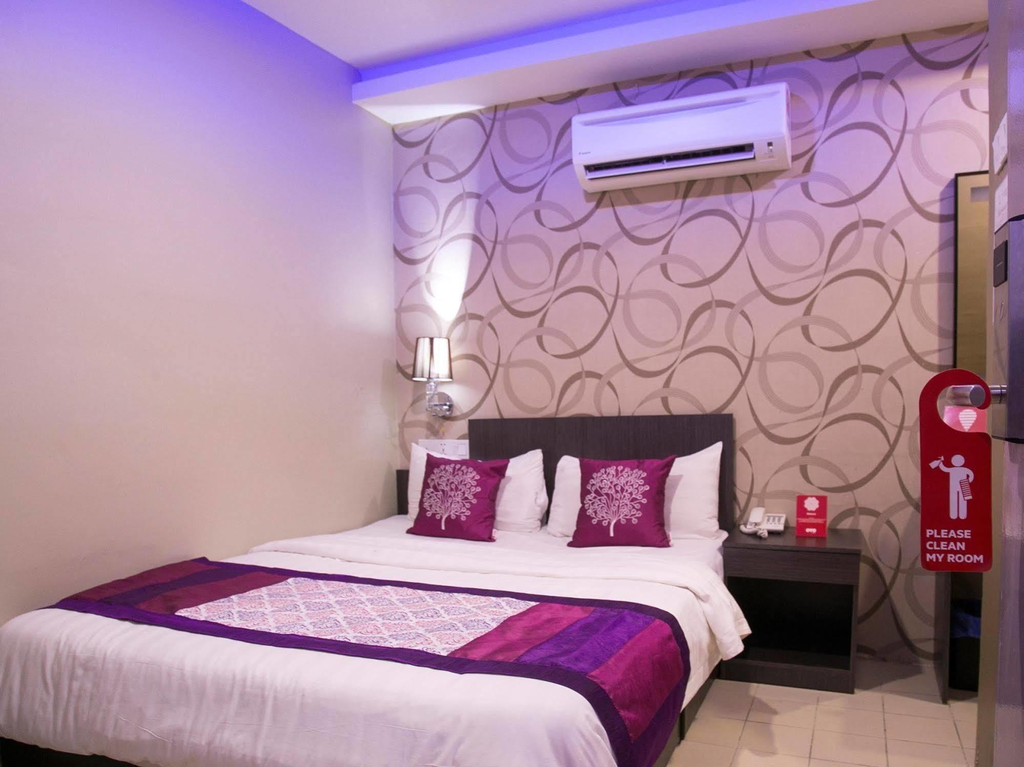 Oyo 176 Hotel Q Inn Petaling Jaya Eksteriør bilde