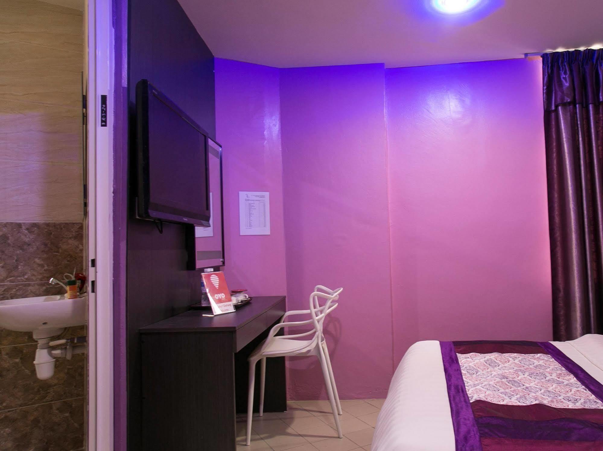 Oyo 176 Hotel Q Inn Petaling Jaya Eksteriør bilde