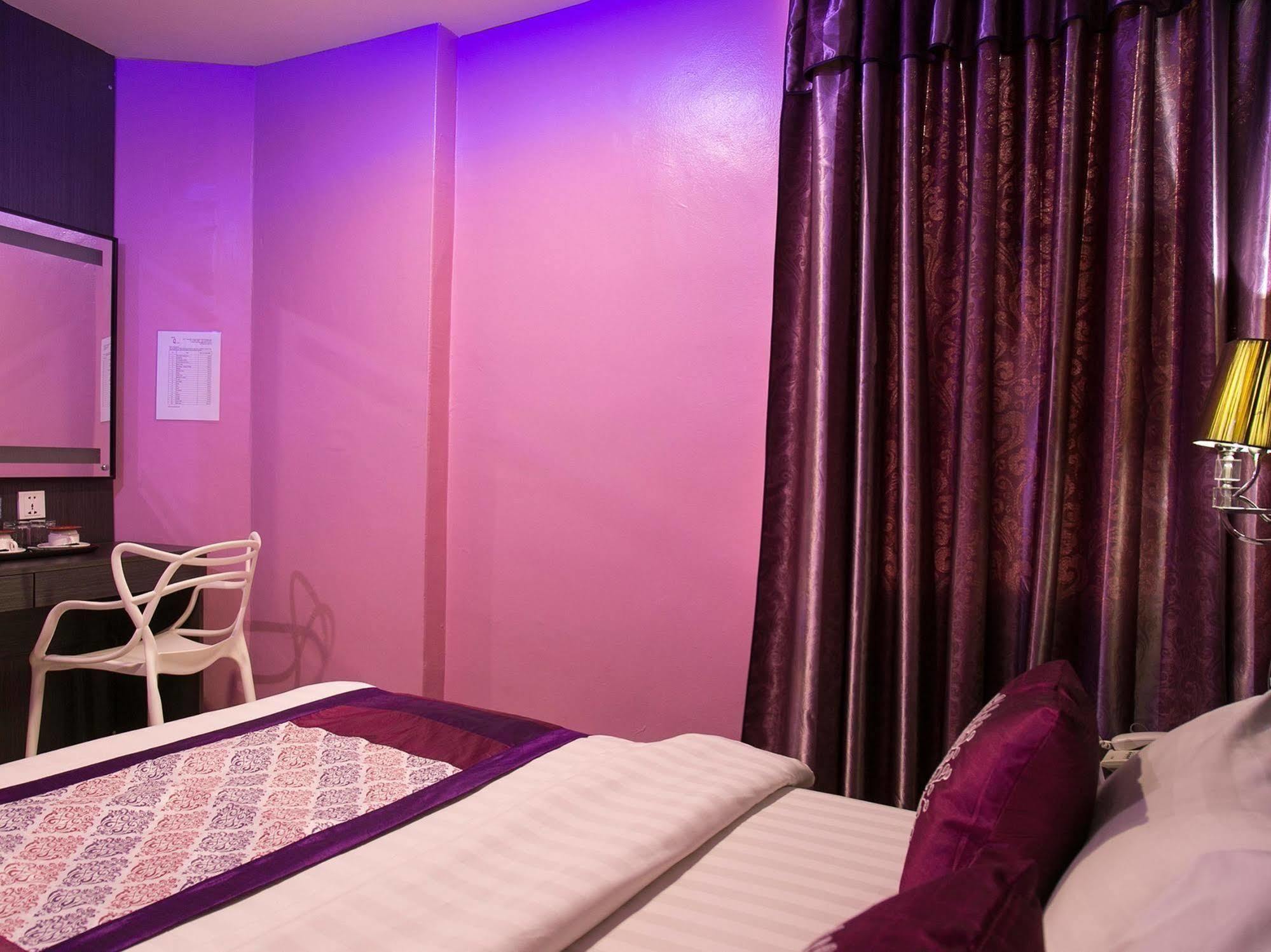 Oyo 176 Hotel Q Inn Petaling Jaya Eksteriør bilde