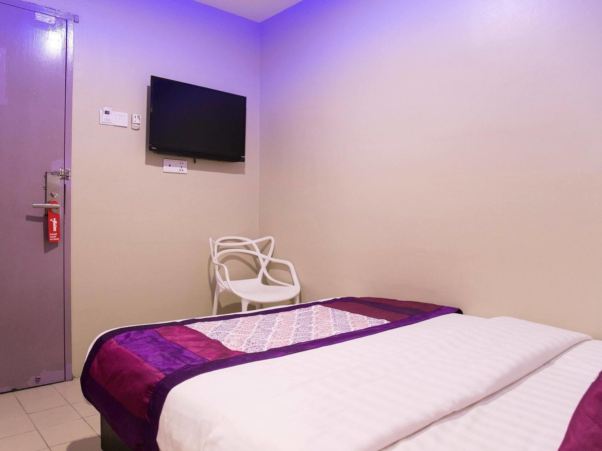 Oyo 176 Hotel Q Inn Petaling Jaya Eksteriør bilde