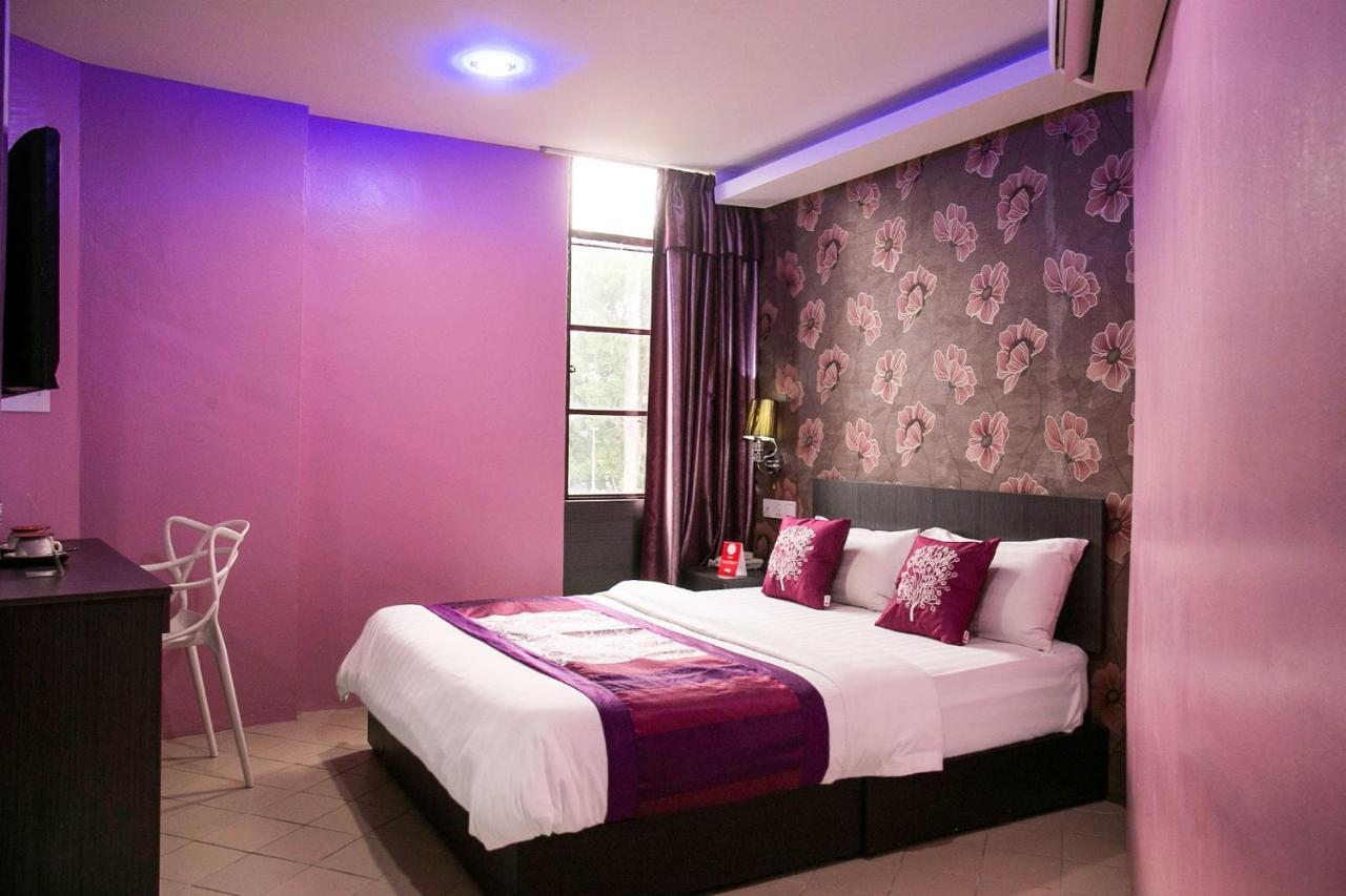 Oyo 176 Hotel Q Inn Petaling Jaya Eksteriør bilde