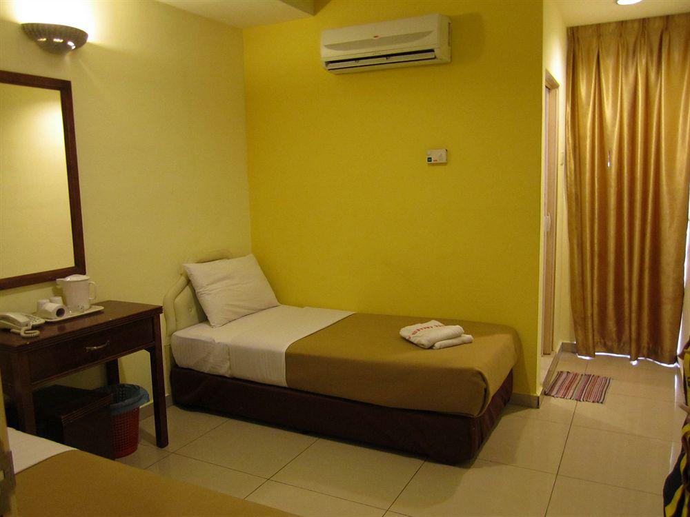 Oyo 176 Hotel Q Inn Petaling Jaya Eksteriør bilde